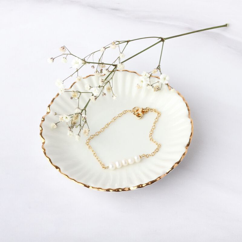 Pulsera de Cadena Dorada con 5 Perlas image number null