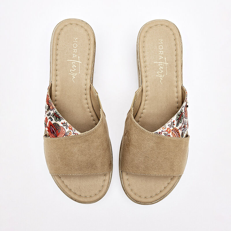 Mora Tierra sandalia cu&ntilde;a para mujer camel mult... image number null