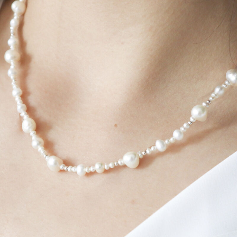 Collar Corto con Perlas Cultivadas Blancas image number null