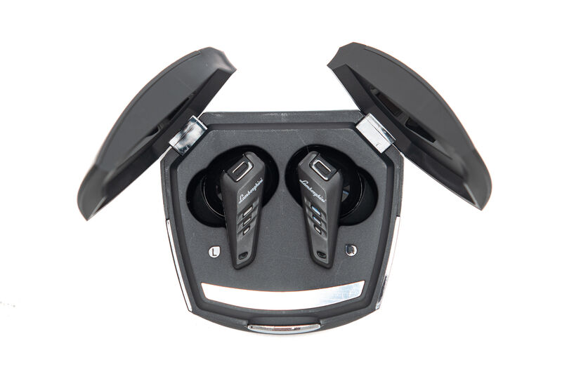 AUDIFONOS BT HURACAN 700 NEGROS image number null