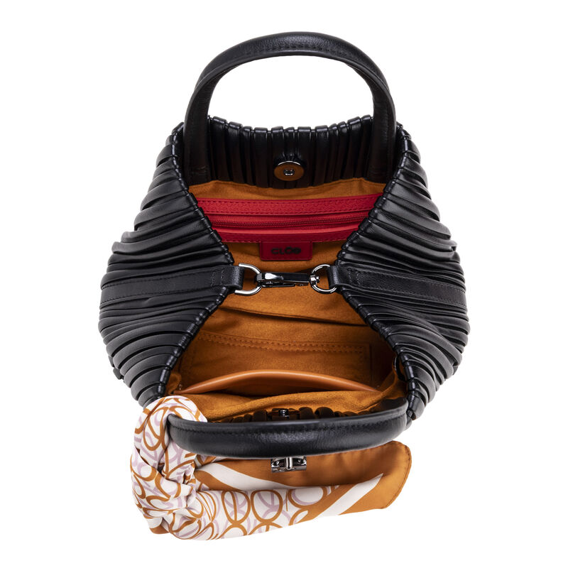 Bolsa Tote Chica Look Blisado Color Negro image number null
