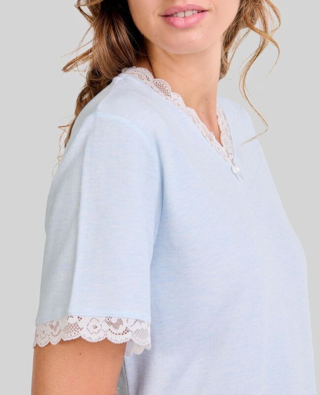 Camis&oacute;n Lencero con Escote en Pico y Manga Cort... image number null