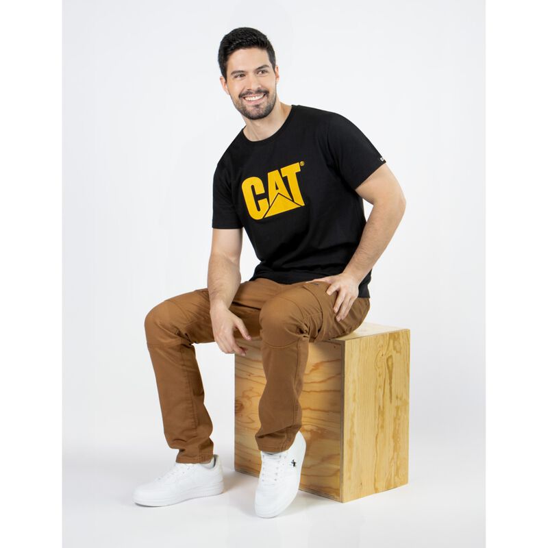 Playera CAT Big Logo Manga Corta Color Negro image number null
