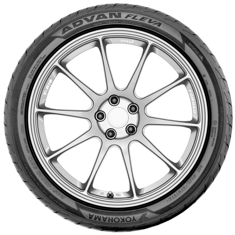 Llanta 215/40R18 89W Yokohama Advan Fleva V701 image number null