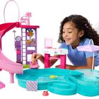 Playset Barbie Dream Pool Con 6 &Aacute;reas De Juego Y M&aacute;s De 20 Accesorios