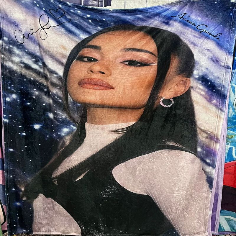 Exclusiva! Cobija Frazada Ultra Suave Ariana Gr... image number null