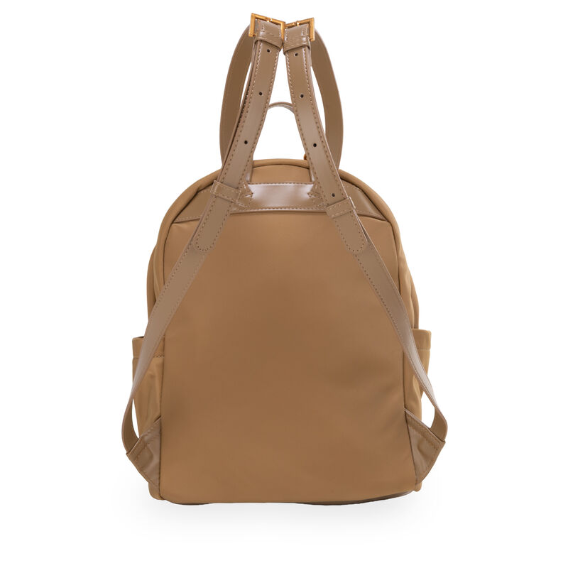 Mochila Grande Con Charm Decorativo Color Camel image number null