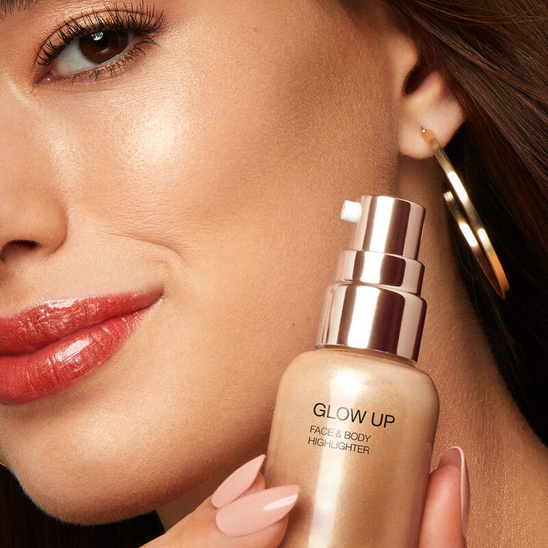 Iluminador Kiko Milano Glow Up 01 Face Body Con... image number null