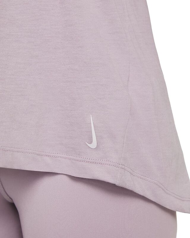 Playera Nike Tank W Df Nvlty (sin Mangas) Para ... image number null