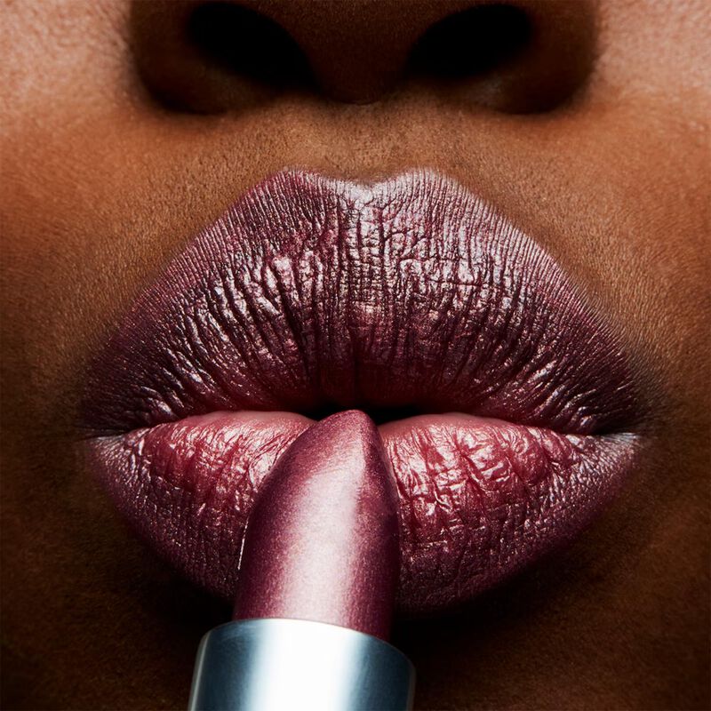 Labial Mac Frost Plum Dandy image number null