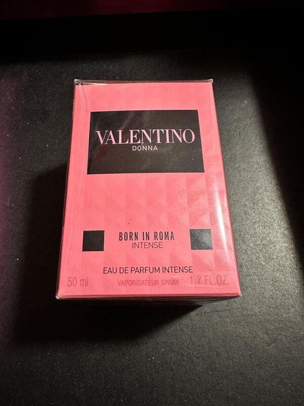 Perfume Valentino Donna Born In Roma Intense Ea... image number null