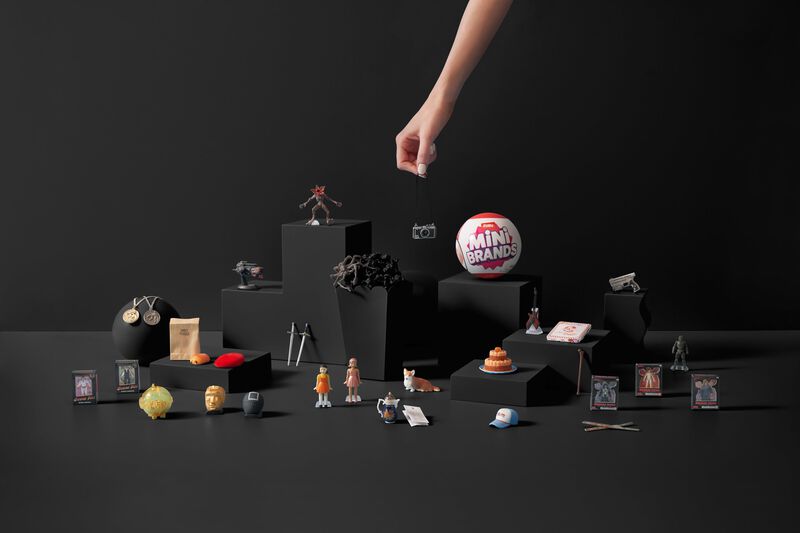 Paquete De 2 C&aacute;psulas Netflix Surprise Toy Mini... image number null