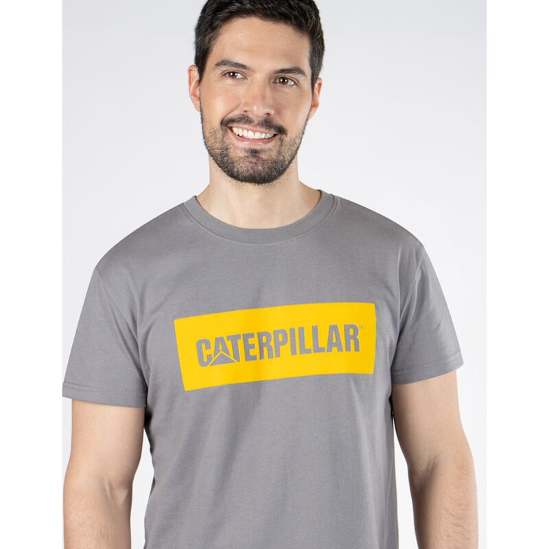 Playera Caterpillar Gris Big Logo Amarillo image number null