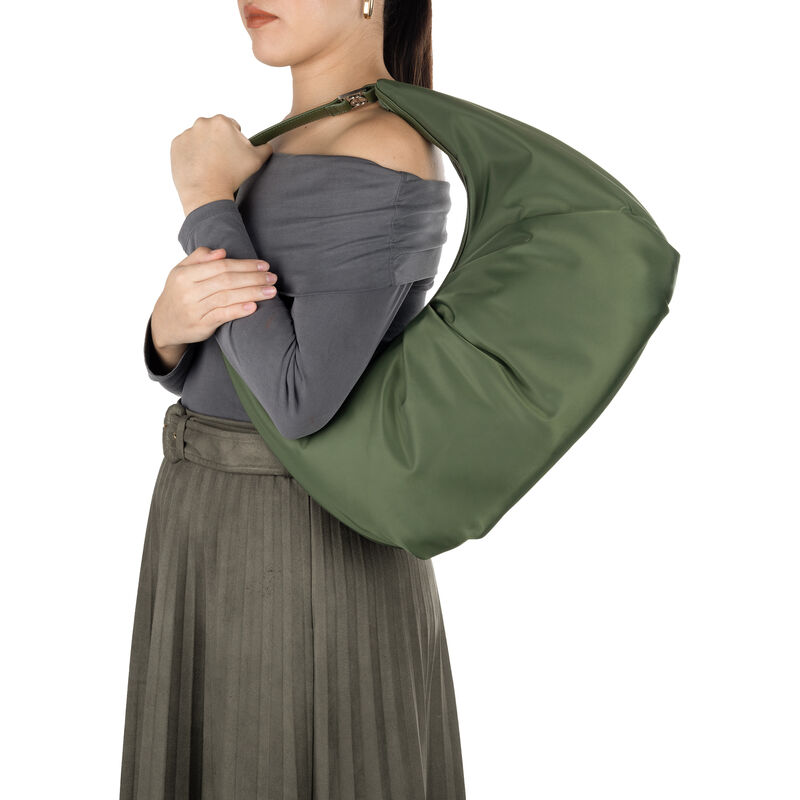 Bolsa Hobo Mediana Con Herraje Color Olivo image number null