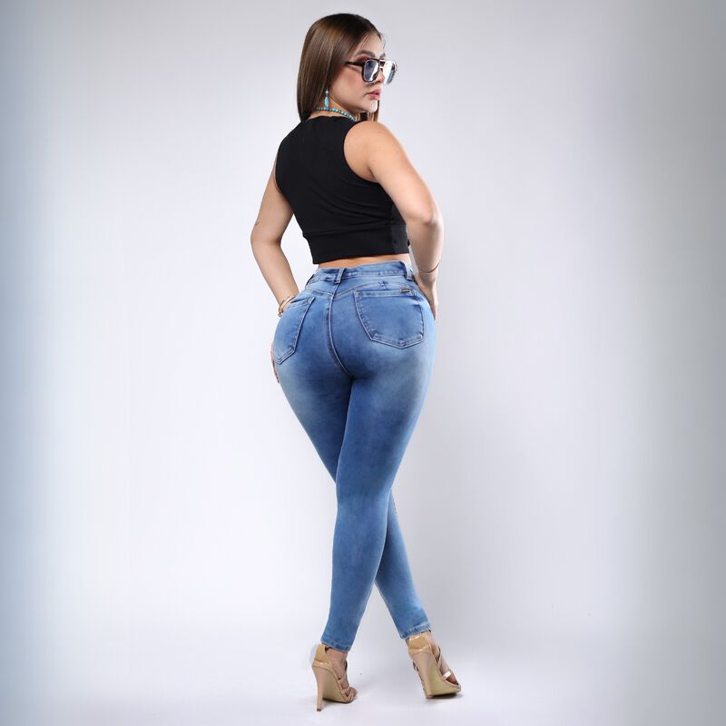 Pantal&oacute; Super Skinny Savi Jeans tono Azul Cader... image number null