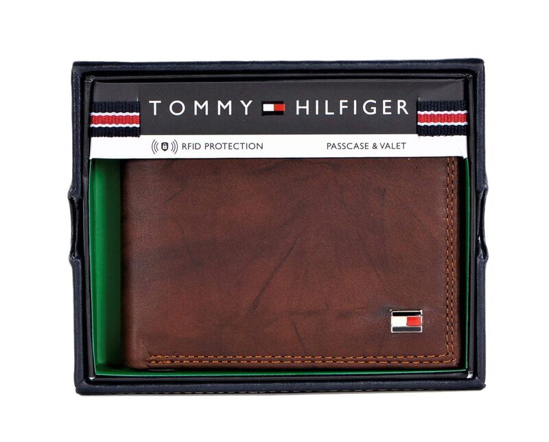 Cartera Passcase Tommy Hilfiger Tan Huck Para H... image number null